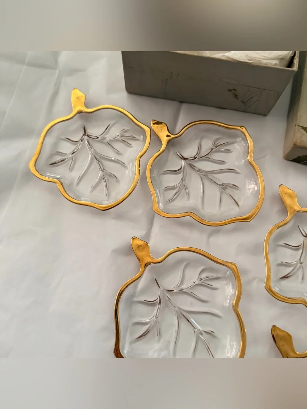 Hazel Atlas Pressed Glass Leaf Trinket Dishes, Vtg Gold Trim In Original L&T Box - Picture 3 of 8